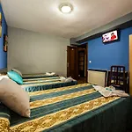 Hostal Escala Luna